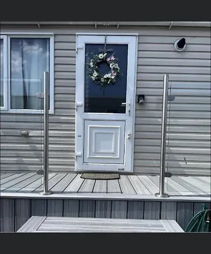 2 Bedroom Caravan To Rent In Allonby