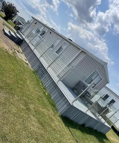 2 Bedroom Caravan To Rent In Allonby