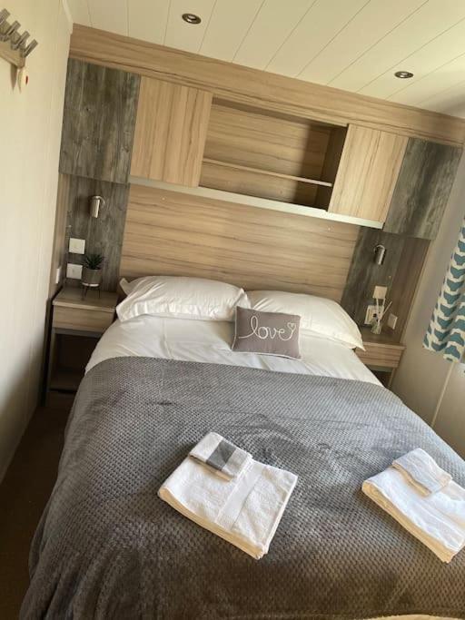2 Bedroom Caravan To Rent In Allonby Holiday home